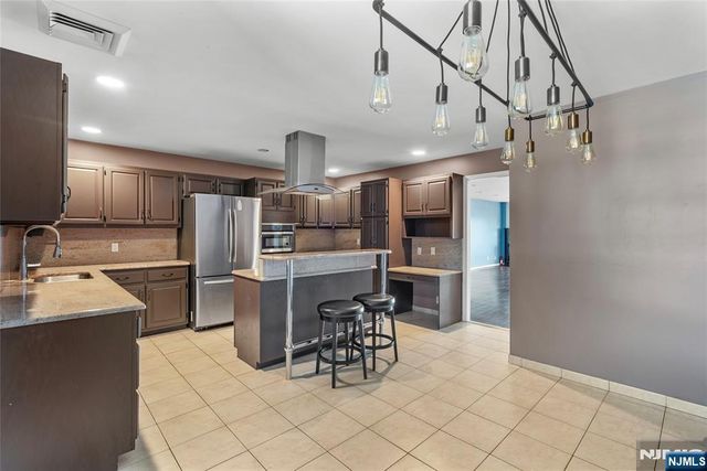300 Gorge Road 2, Cliffside Park, NJ 07010