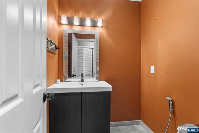 300 Gorge Road 2, Cliffside Park, NJ 07010
