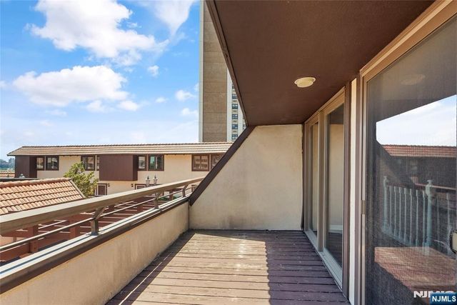 300 Gorge Road 2, Cliffside Park, NJ 07010