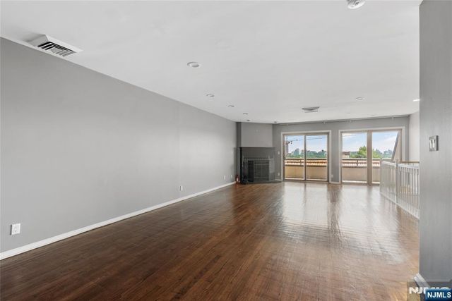 300 Gorge Road 2, Cliffside Park, NJ 07010