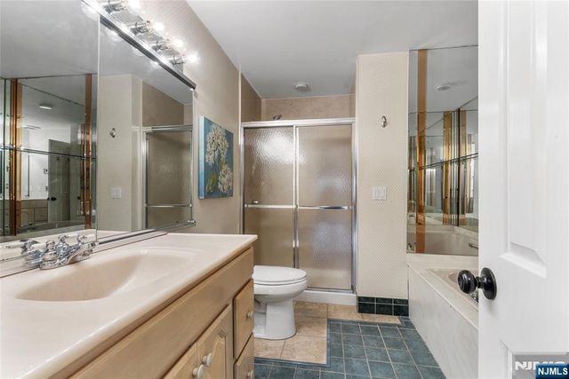 300 Gorge Road 2, Cliffside Park, NJ 07010