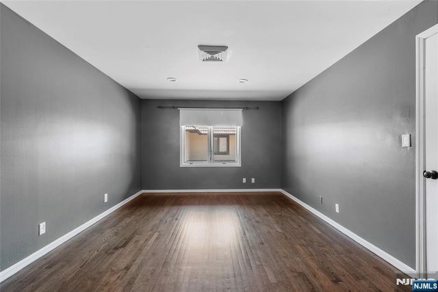 300 Gorge Road 2, Cliffside Park, NJ 07010