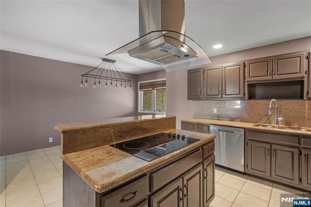 300 Gorge Road 2, Cliffside Park, NJ 07010