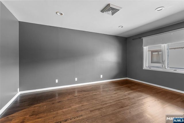 300 Gorge Road 2, Cliffside Park, NJ 07010