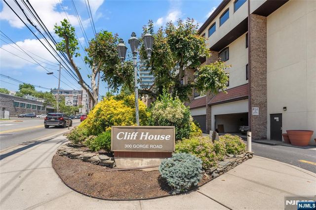 300 Gorge Road 2, Cliffside Park, NJ 07010