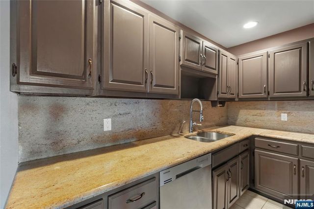 300 Gorge Road 2, Cliffside Park, NJ 07010