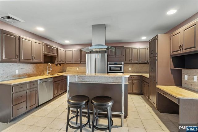 300 Gorge Road 2, Cliffside Park, NJ 07010
