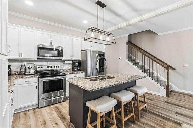 1520 Bluff Valley, Gainesville, GA 30504