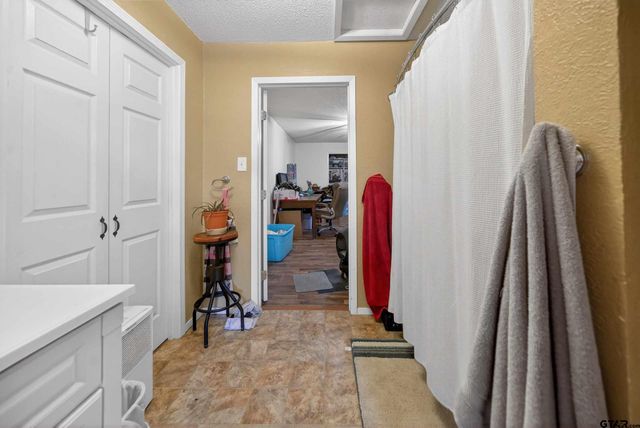 22384 CR 445, Lindale, TX 75771