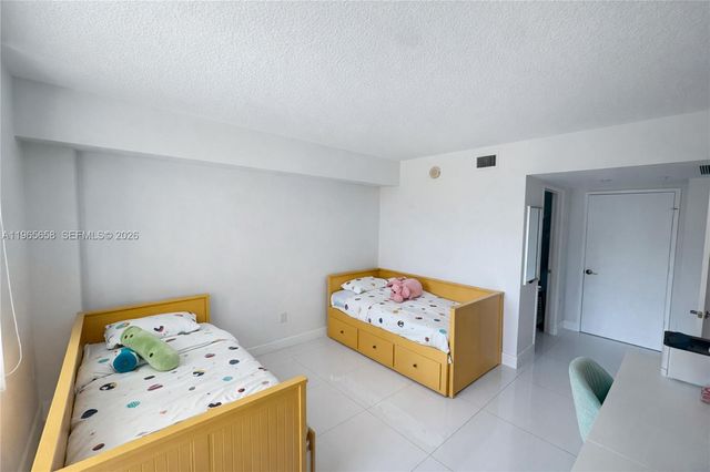 250 Sunny Isles Boulevard TH207, Sunny Isles Beach, FL 33160