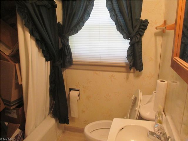 1126 Manning Street, Eden, NC 27288