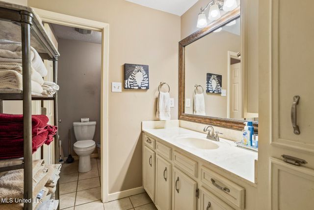 102 Spanish Moss Drive, Clinton, MS 39056