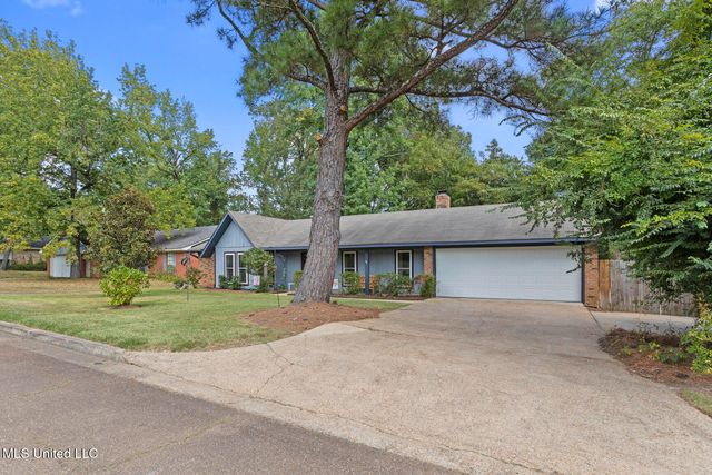 102 Spanish Moss Drive, Clinton, MS 39056