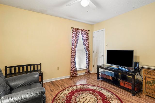 102 Spanish Moss Drive, Clinton, MS 39056