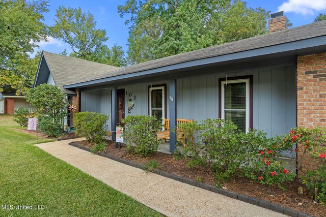 102 Spanish Moss Drive, Clinton, MS 39056