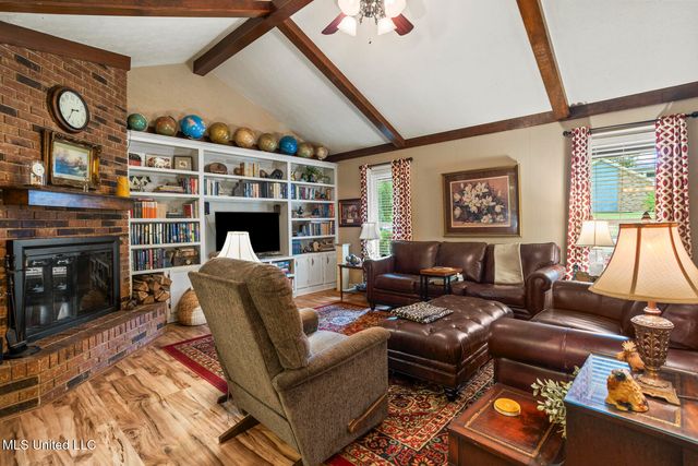 102 Spanish Moss Drive, Clinton, MS 39056