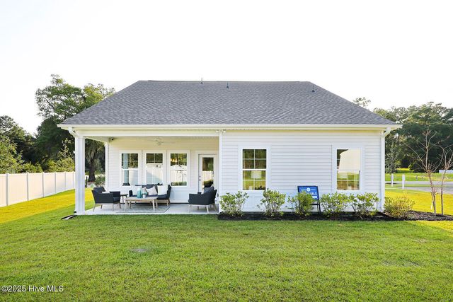 706 Mallory Drive, Sneads Ferry, NC 28460