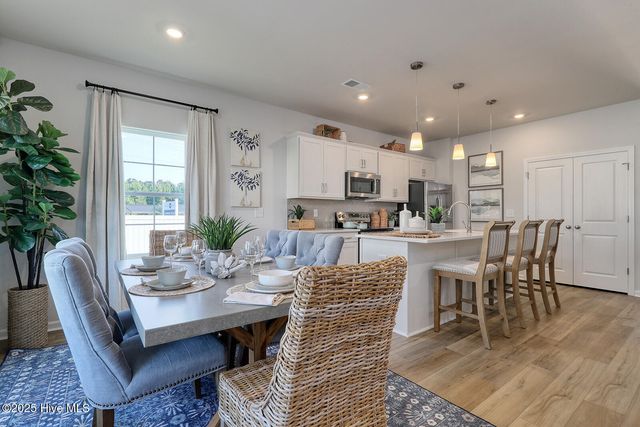 706 Mallory Drive, Sneads Ferry, NC 28460