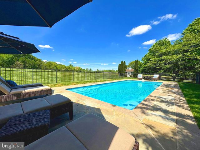 24266 SUNNY MEADOW LN, Aldie, VA 20105
