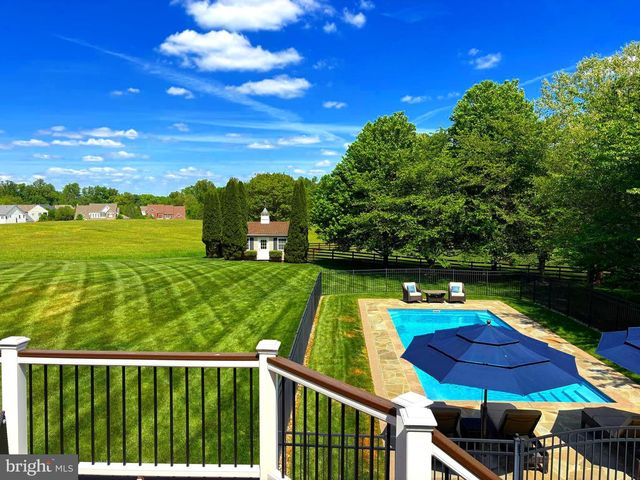 24266 SUNNY MEADOW LN, Aldie, VA 20105