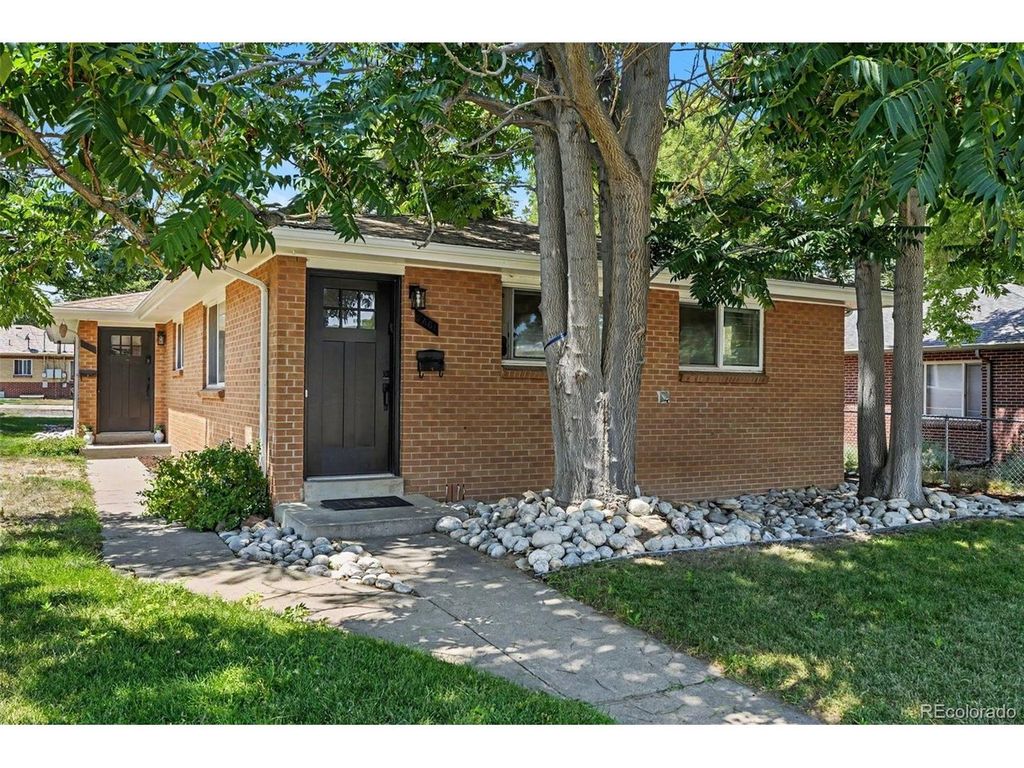 2461 S Corona St, Denver, CO 80210