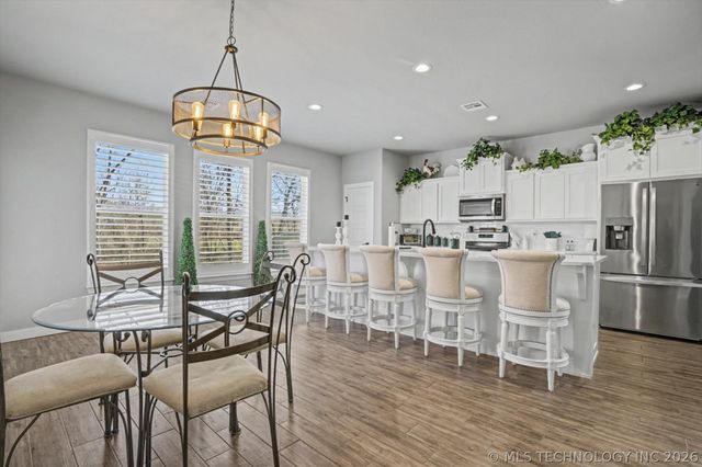 7407 S Walnut Avenue, Broken Arrow, OK 74011