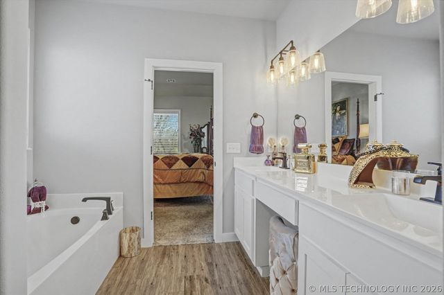 7407 S Walnut Avenue, Broken Arrow, OK 74011