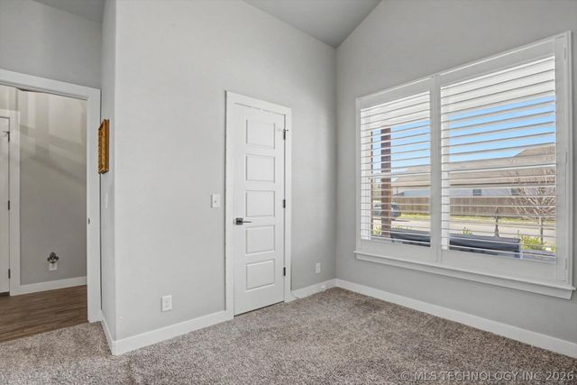 7407 S Walnut Avenue, Broken Arrow, OK 74011