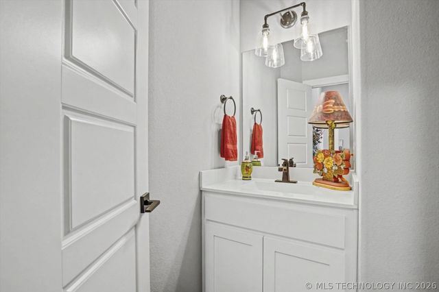 7407 S Walnut Avenue, Broken Arrow, OK 74011