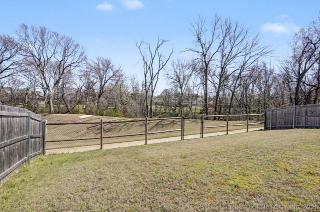 7407 S Walnut Avenue, Broken Arrow, OK 74011