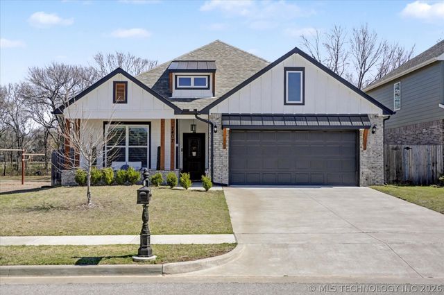 7407 S Walnut Avenue, Broken Arrow, OK 74011