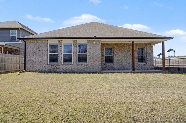 7407 S Walnut Avenue, Broken Arrow, OK 74011