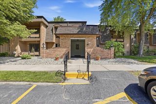 405 Old Stone Road E4, Munster, IN 46321