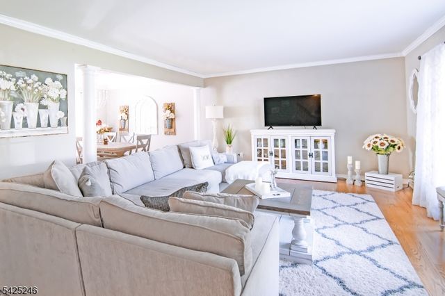 63 Independence Dr, East Brunswick Twp., NJ 08816