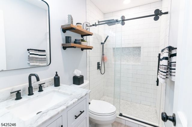 63 Independence Dr, East Brunswick Twp., NJ 08816