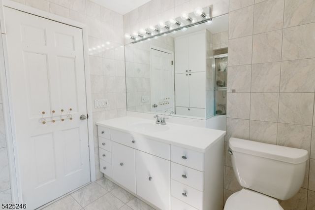 63 Independence Dr, East Brunswick Twp., NJ 08816