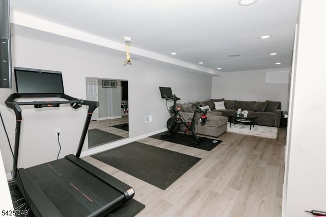 63 Independence Dr, East Brunswick Twp., NJ 08816