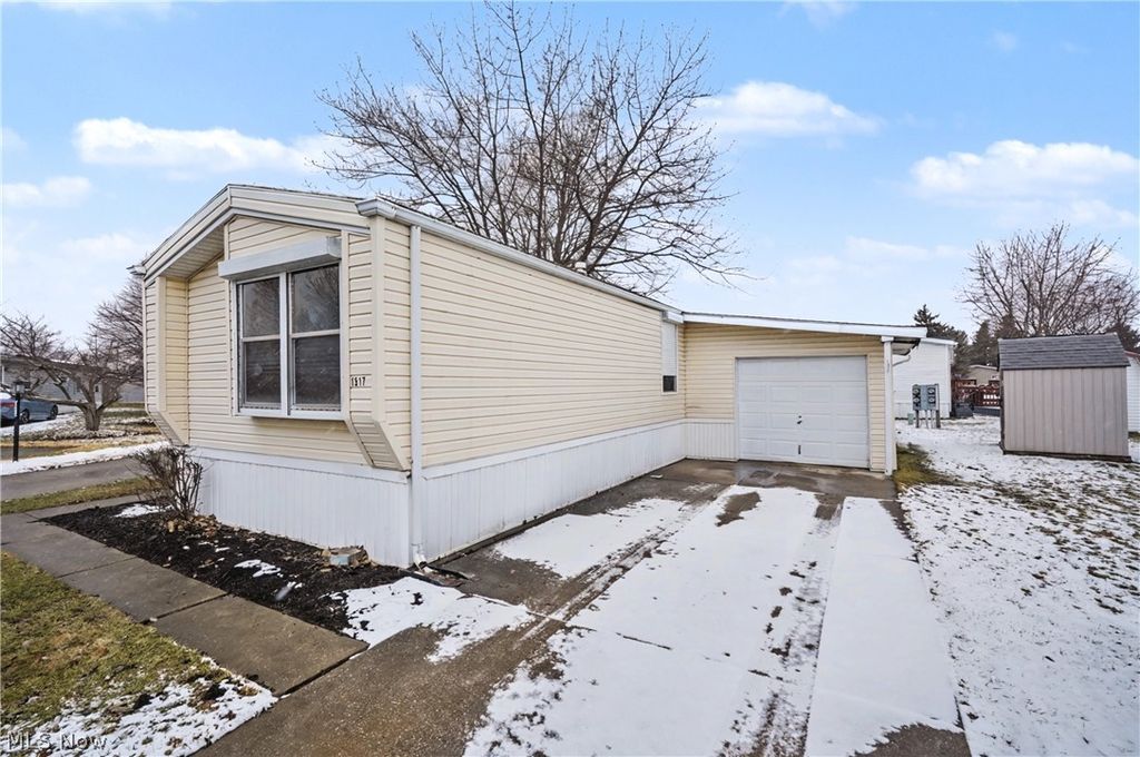 1517 Lady Anne, Streetsboro, OH 44241