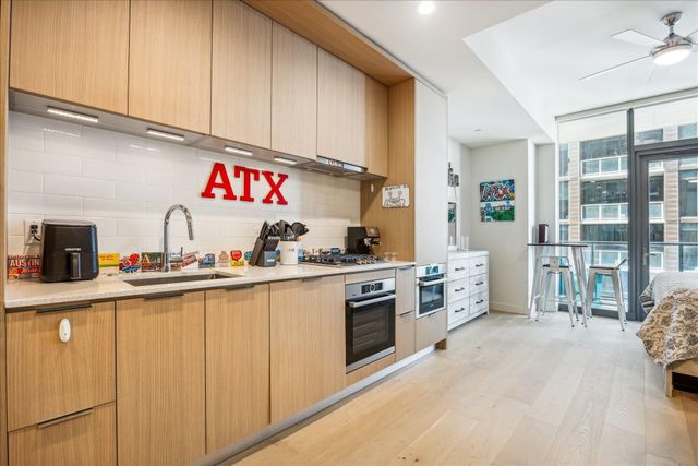 44 East Ave 1806, Austin, TX 78701