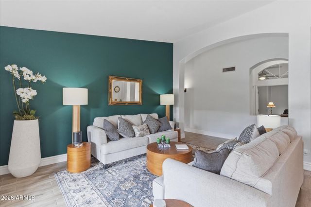 981 E CONSTITUTION Drive, Gilbert, AZ 85296