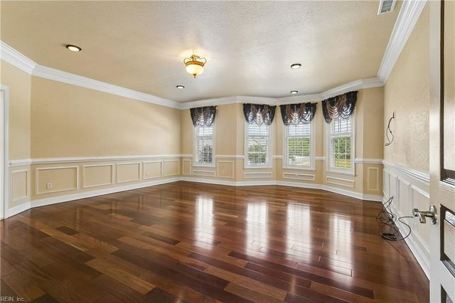 2828 Garland Atwater Jr CT, Virginia Beach, VA 23456
