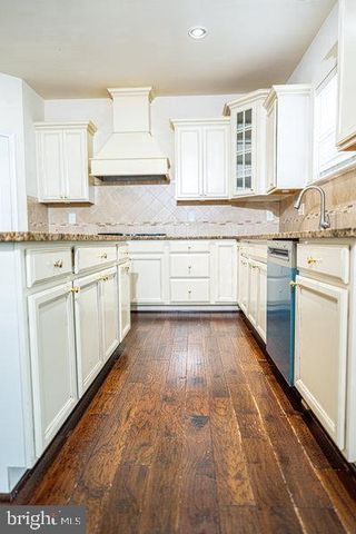 11287 SAINT CHRISTOPHER DR, White Plains, MD 20695