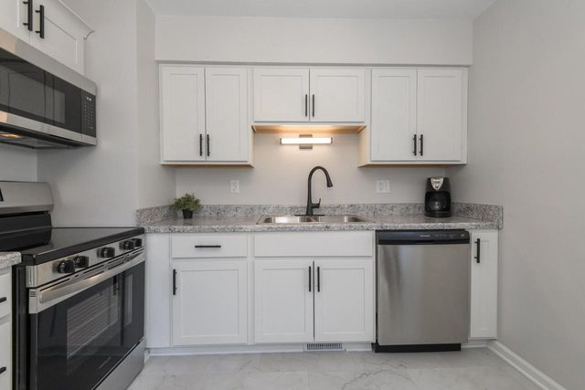 4676 N 46th STREET, Milwaukee, WI 53218