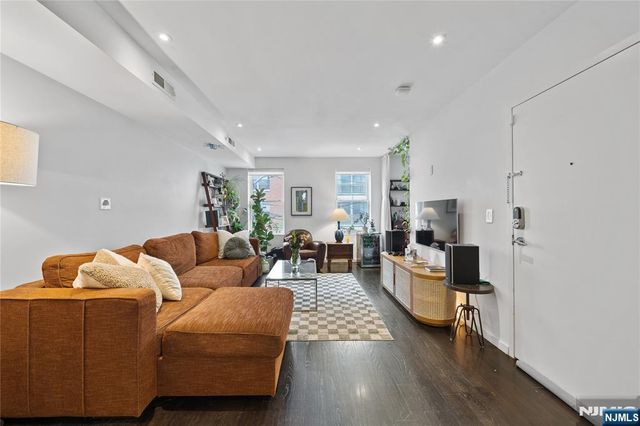 227 Montgomery Street 2, Jersey City, NJ 07302
