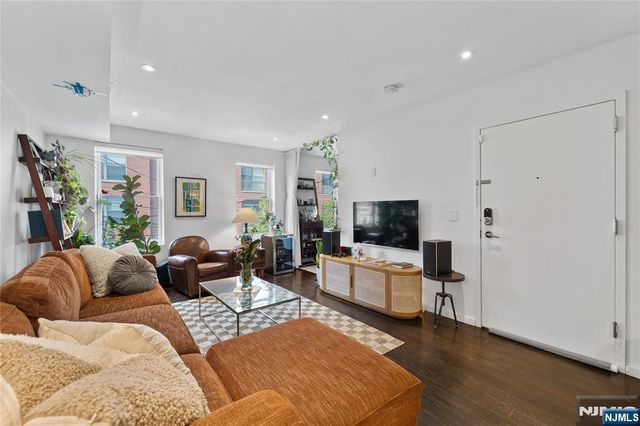 227 Montgomery Street 2, Jersey City, NJ 07302