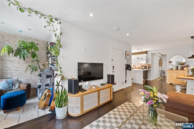 227 Montgomery Street 2, Jersey City, NJ 07302