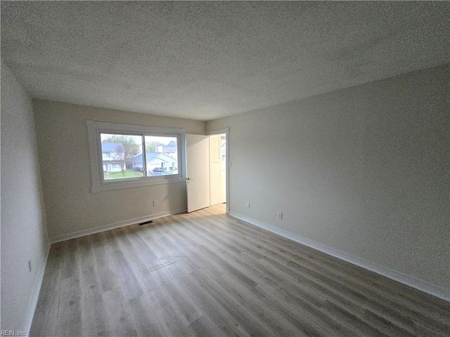 3912 Riverside CIR, Virginia Beach, VA 23453