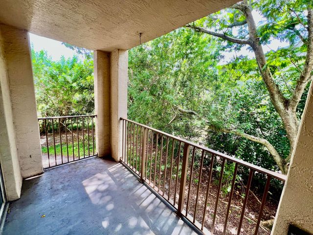 4021 SAN MARINO Boulevard 202, West Palm Beach, FL 33409