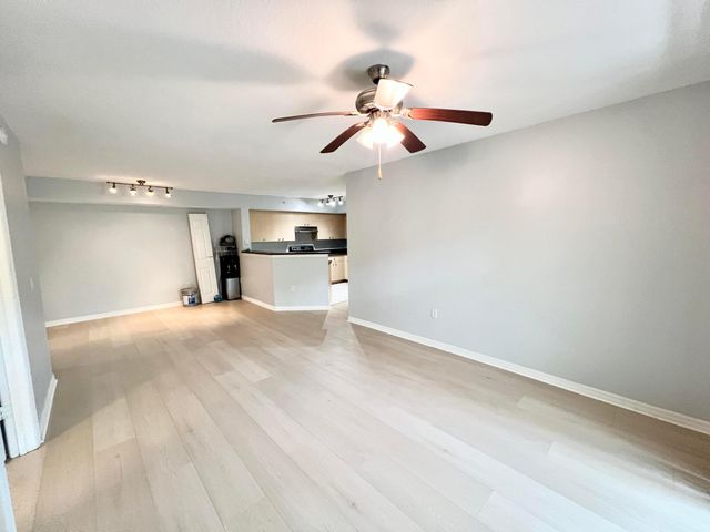 4021 SAN MARINO Boulevard 202, West Palm Beach, FL 33409