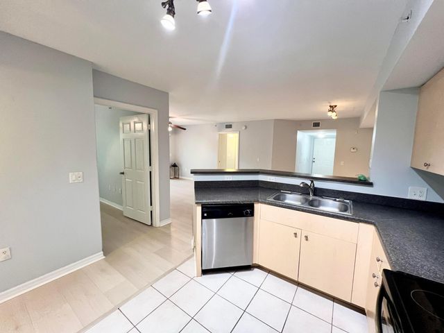 4021 SAN MARINO Boulevard 202, West Palm Beach, FL 33409